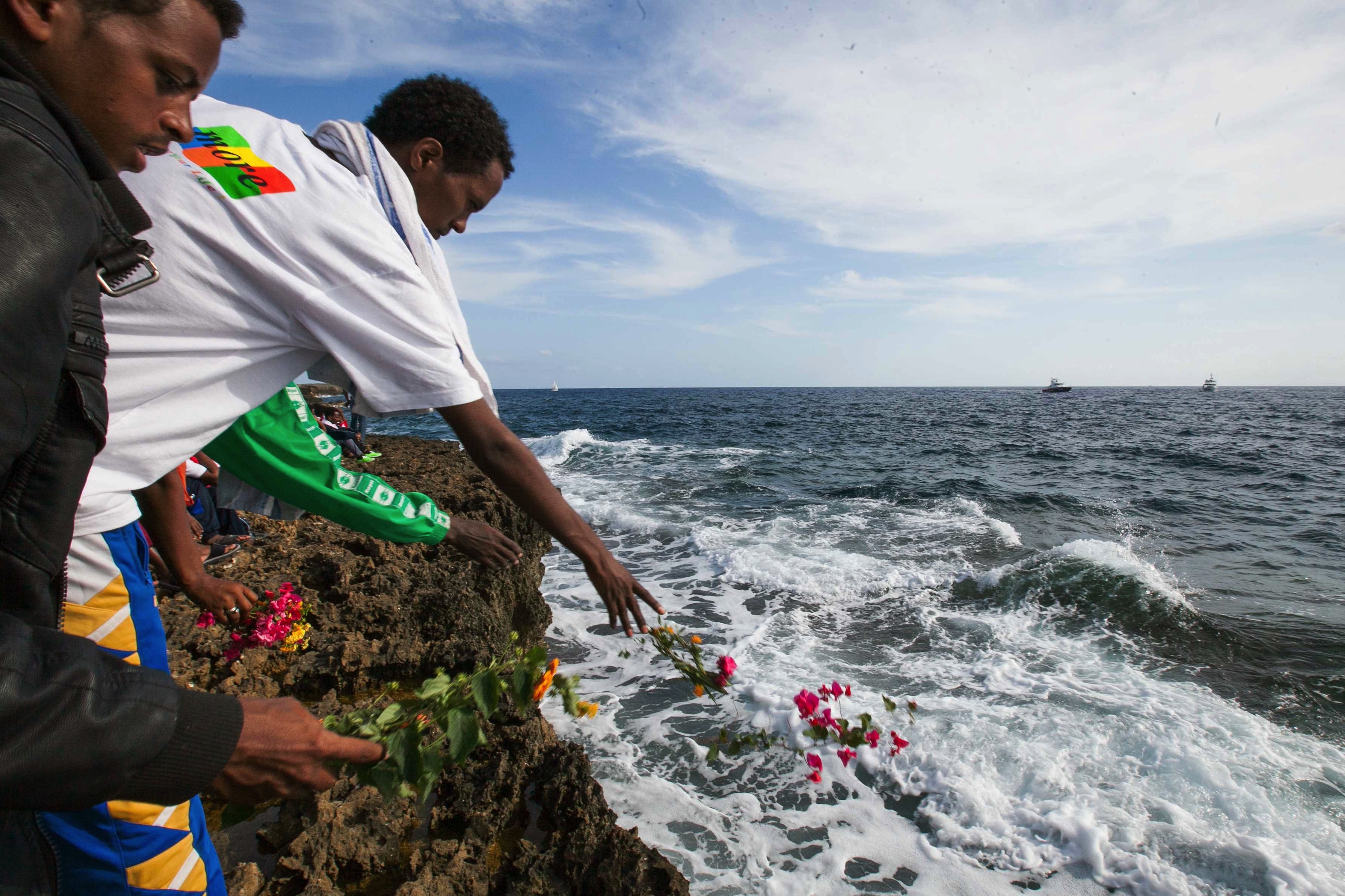 palestinian-syrian-refugees-who-died-at-sea-buried-in-nameless-graves