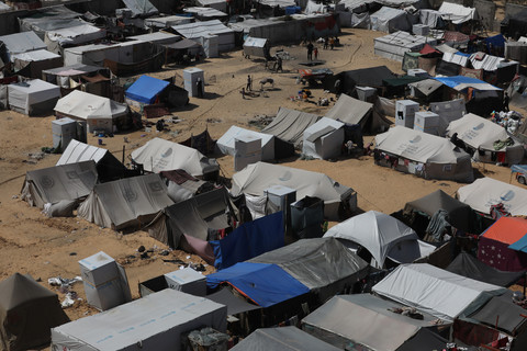 Rows of tents in Rafah 
