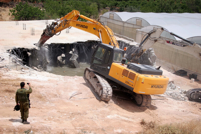 Israeli soldier documents Hyundai equipment destroying resevoir