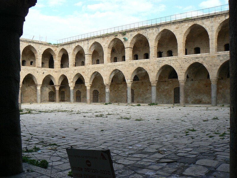 Khan al-Umdan, Akka