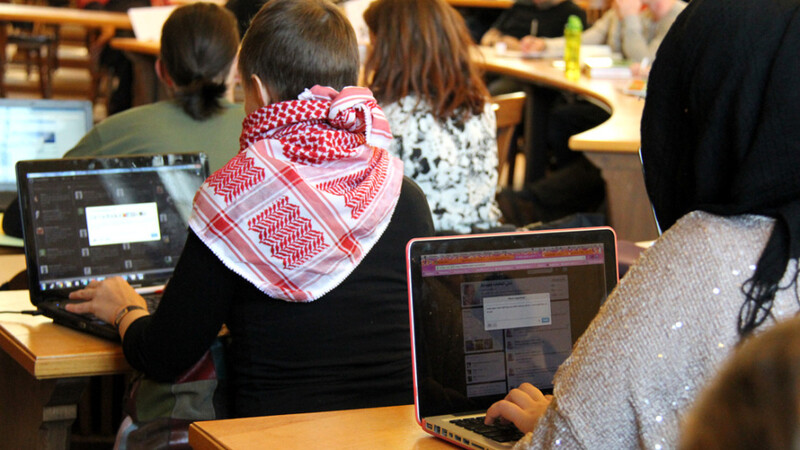 Attendees live tweet from the 2012 National Students for Justice in Palestine conference 