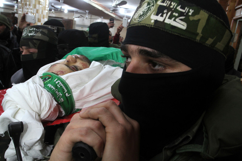 Palestine, A Month in Pictures 160209-qassam-funeral