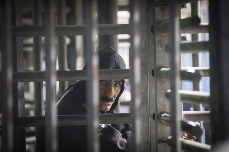 Palestine, A Month in Pictures 160225-qalandiya-checkpoint