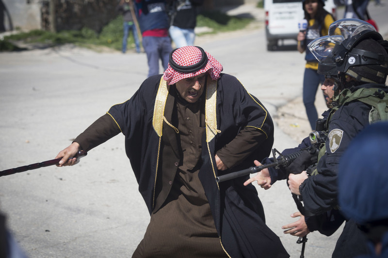 Palestine, A Month in Pictures 160226-hebron-protest