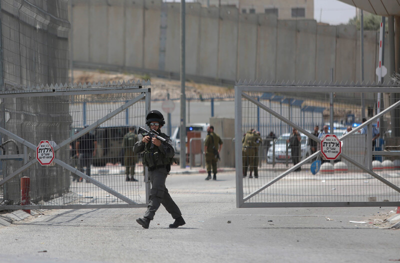 Brother and sister slain at checkpoint were executed, Palestinians say 270416_shh_00_11