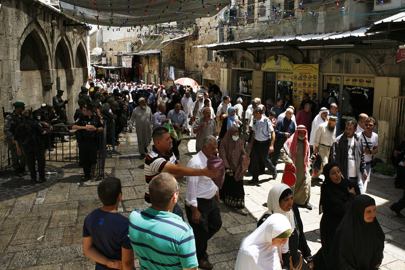 Ramadan a beacon of light in Jerusalem | The Electronic Intifada
