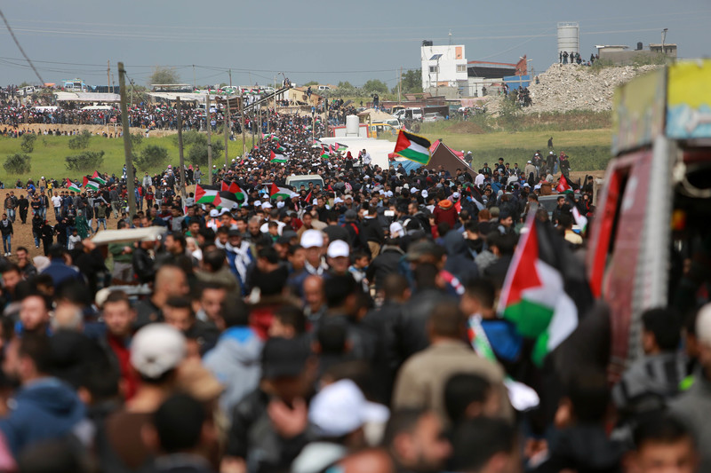 Photo shows massive crowd, some holding Palestinian flags