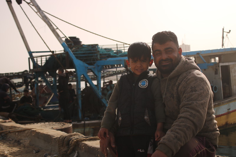 nihad al hissi with his son