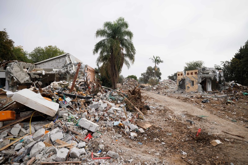 Omah lan bangunan suda dadi reruntuhan ing Kibbutz Be'eri