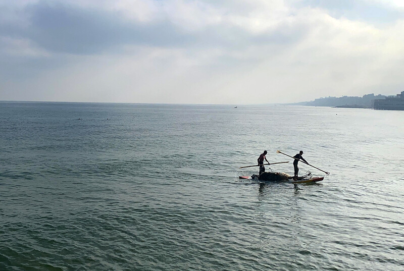 Israel attacks fishers amid a famine