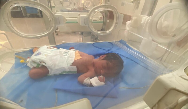 A baby in a Nicu