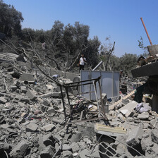 A large amount of rubble in central Gaza 