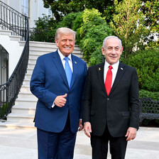 US President Donald Trump gives a thumbs up gesture while standing beside Israeli Prime Minister Benjamin Netanyahu