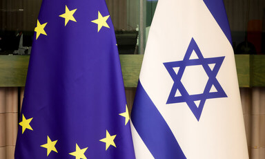 Flags of the European Union and Israel