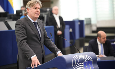 Member of the European Parliament Antonio López-Istúriz speaks at a podium 