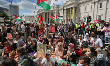 Demonstrators with Palestinian flags